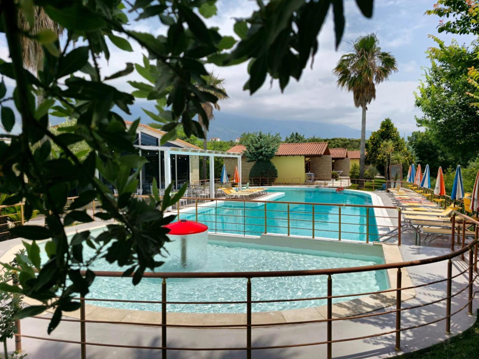 Resort Te Zagolli Орикум Екстериор снимка